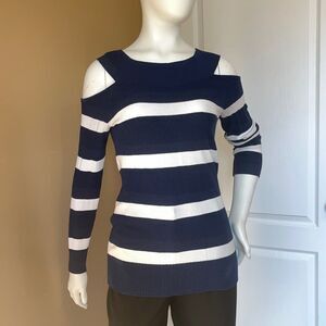 Rick’s  cold shoulder sweater /Size L